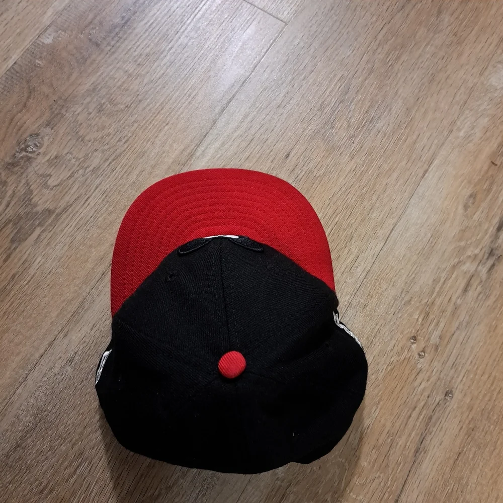 Disney Mickey Mouse Snapback Cap New Era 9FIFTY Black White Red Hat Size Youth